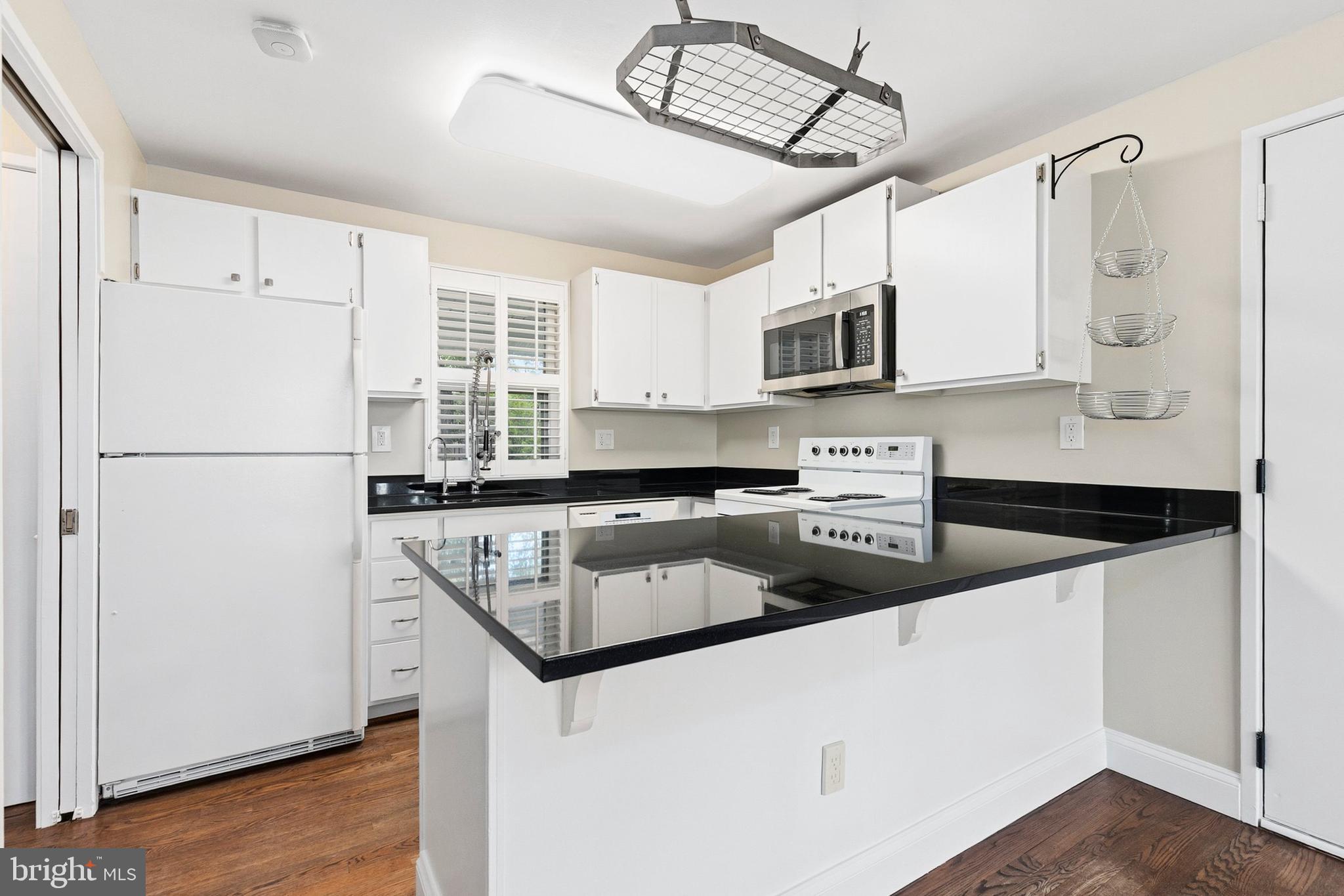 9406 Hale Place Silver Spring, MD 20910 - Photo 13 of 43
