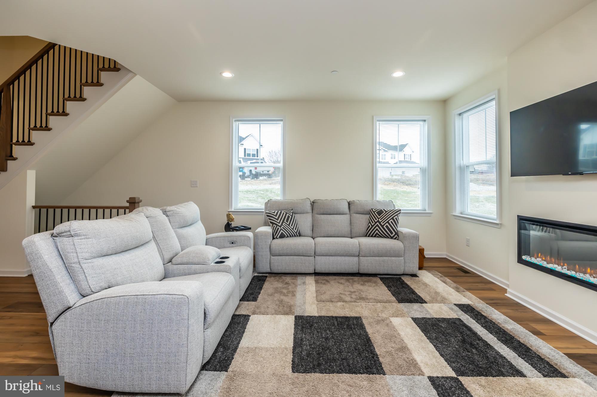 25 Valley Oak Road Glenmoore, PA 19343 - Photo 3 of 25