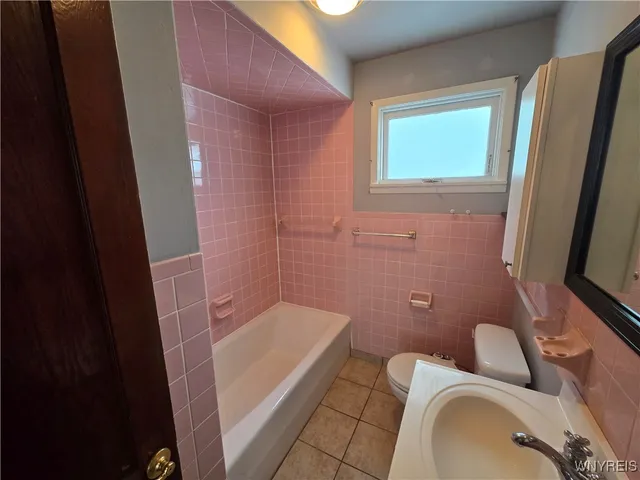 $2,200 | 137 Commonwealth Avenue, Buffalo, NY 14216