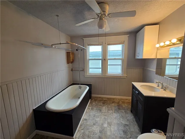 $2,200 | 137 Commonwealth Avenue, Buffalo, NY 14216