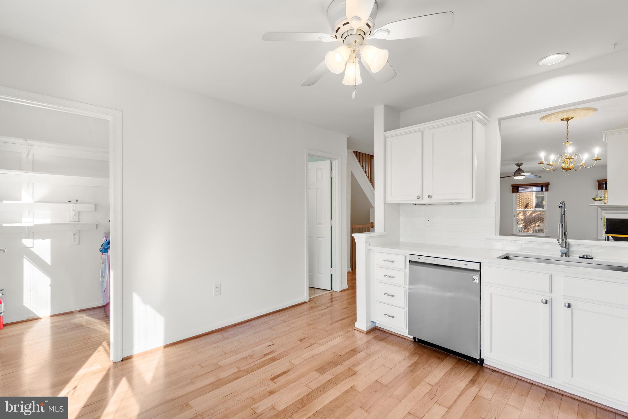 109 Ridgepoint Place Gaithersburg, MD 20878 - Photo 12 of 25 Kitchen