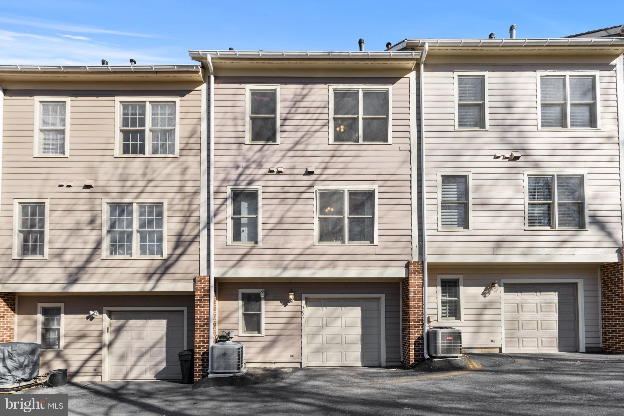 109 Ridgepoint Place Gaithersburg, MD 20878 - Photo 24 of 25 Rear Exterior