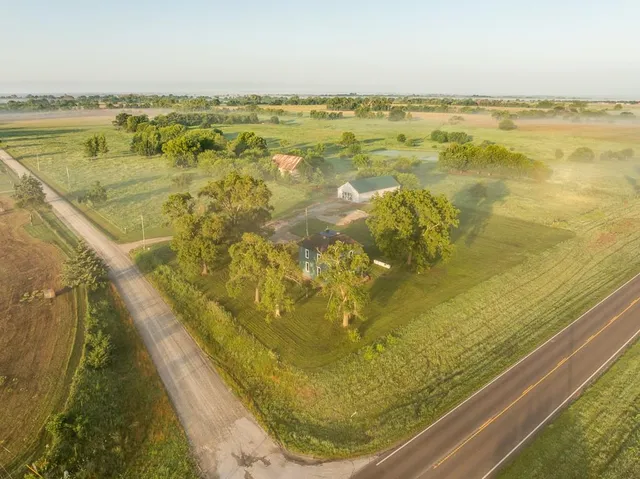 $479,000 | 27940 Indianapolis Road, Paola, KS 66071