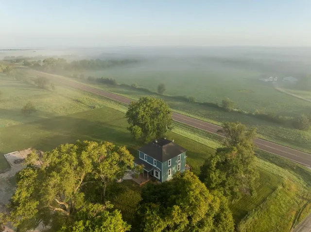 $479,000 | 27940 Indianapolis Road, Paola, KS 66071