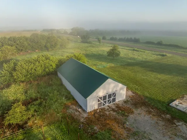 $479,000 | 27940 Indianapolis Road, Paola, KS 66071