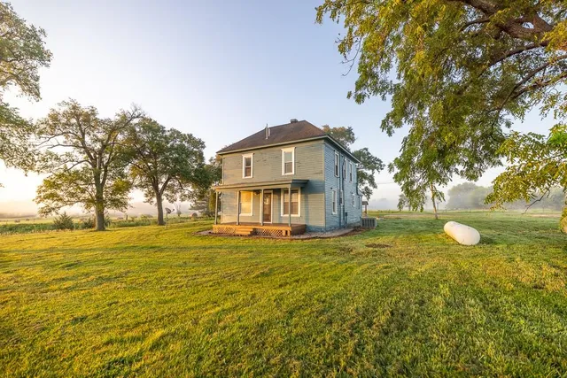 $479,000 | 27940 Indianapolis Road, Paola, KS 66071