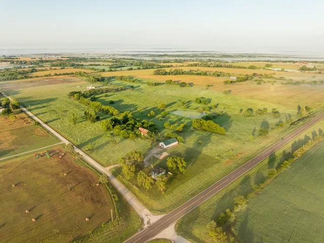 $479,000 | 27940 Indianapolis Road, Paola, KS 66071