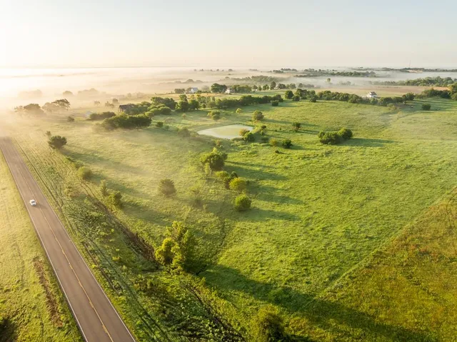 $479,000 | 27940 Indianapolis Road, Paola, KS 66071