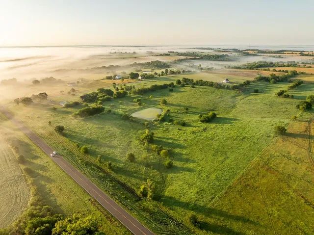 $479,000 | 27940 Indianapolis Road, Paola, KS 66071