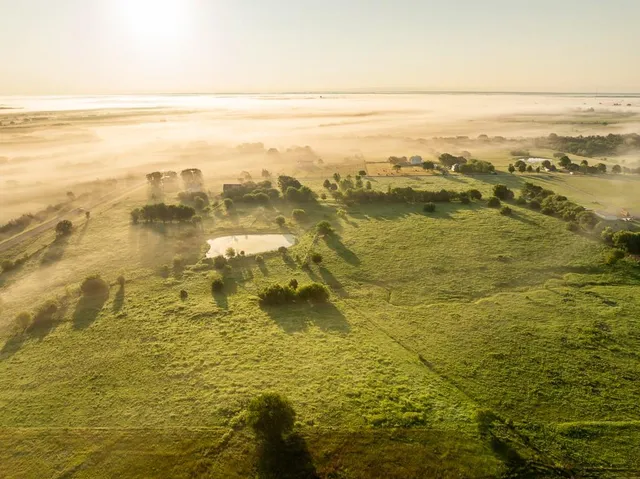 $479,000 | 27940 Indianapolis Road, Paola, KS 66071