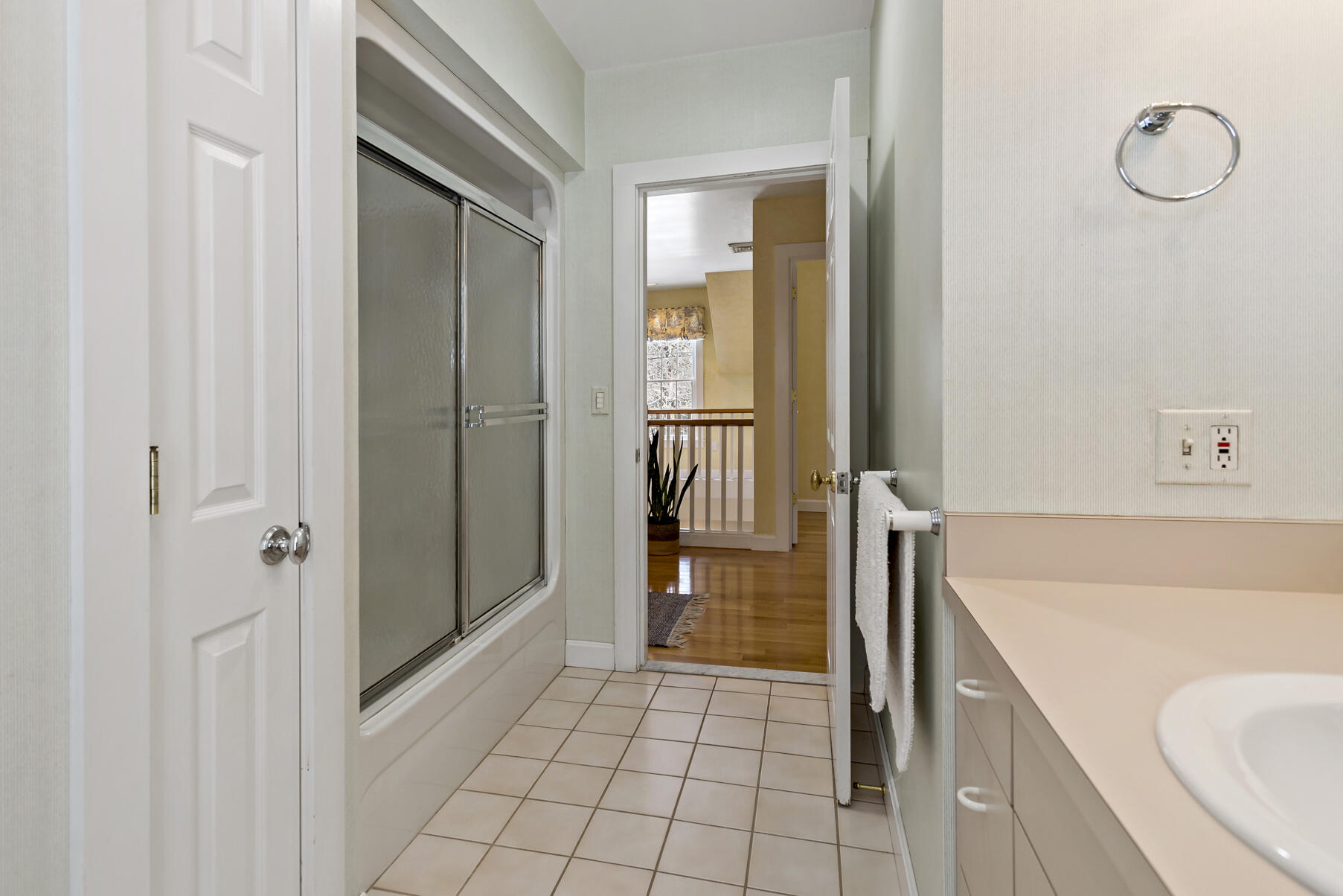 442 Bay Lane Centerville, MA 02632 - Photo 30 of 36 a bathroom with a tub sink and mirror