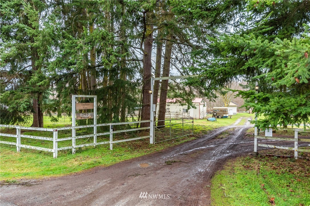 340 West Sleeper Road Oak Harbor, WA 98277 - Photo 1 of 40 Gallery Image 1