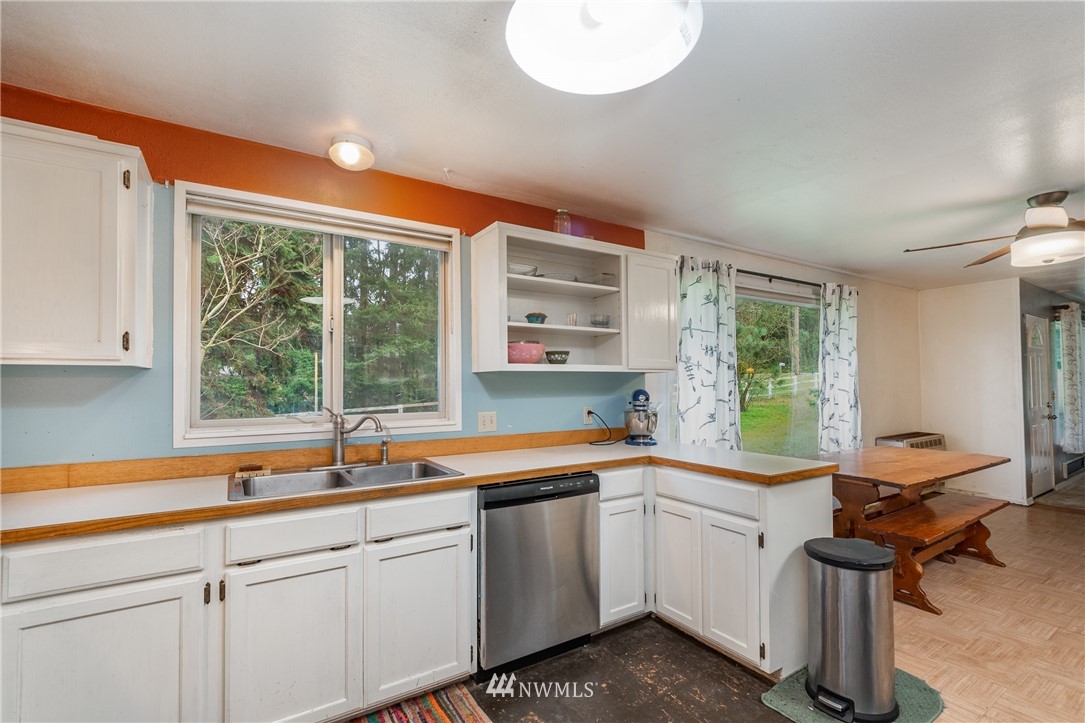 340 West Sleeper Road Oak Harbor, WA 98277 - Photo 14 of 40 Gallery Image 14