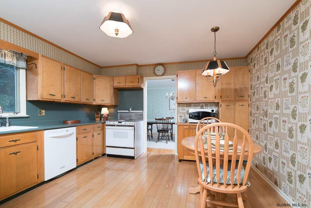 49 Thorndale Road Bethlehem, NY 12159 - Photo 8 of 32 Photo 8
