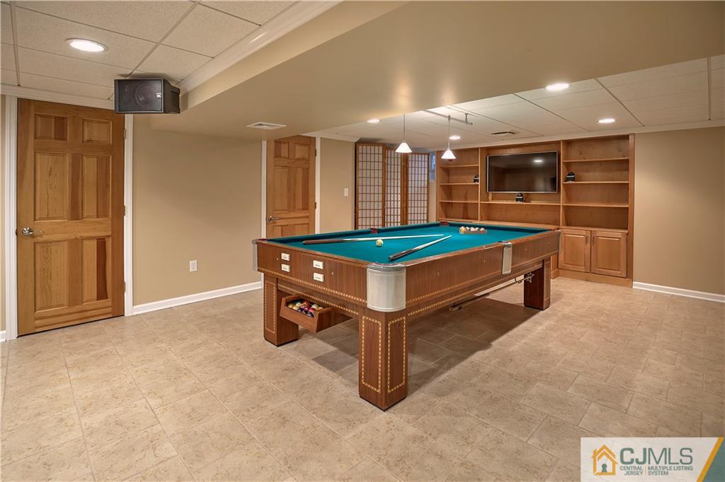 23 Winterberry Circle Piscataway, NJ 08854 - Photo 24 of 29 a room with pool table