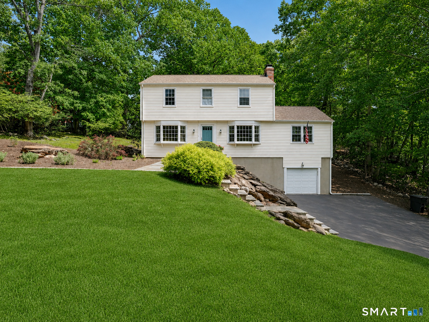 524 Nonopoge Road Fairfield, CT 06825 - Photo 1 of 34