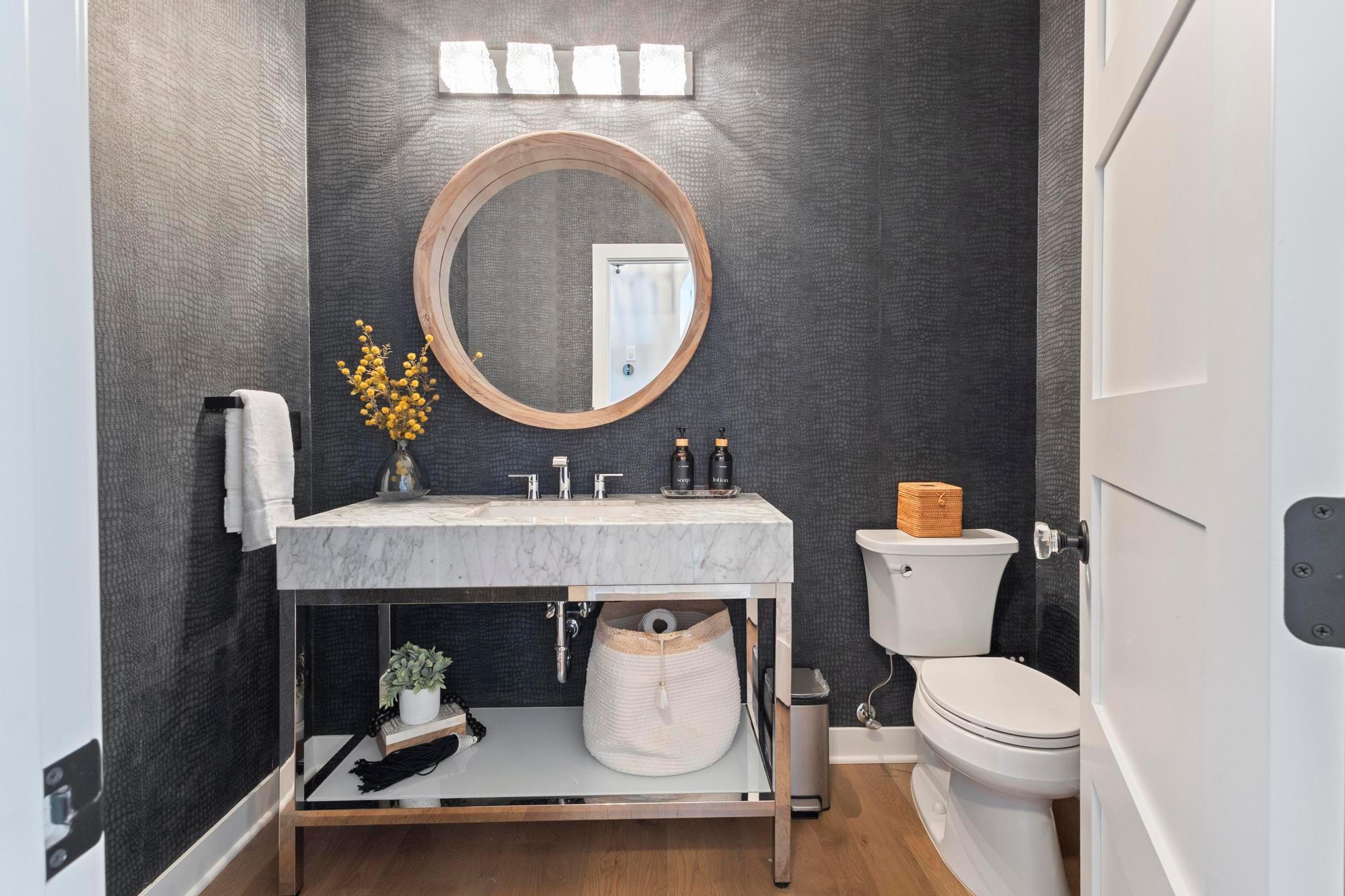 165 Mound Avenue Excelsior, MN 55331 - Photo 18 of 60