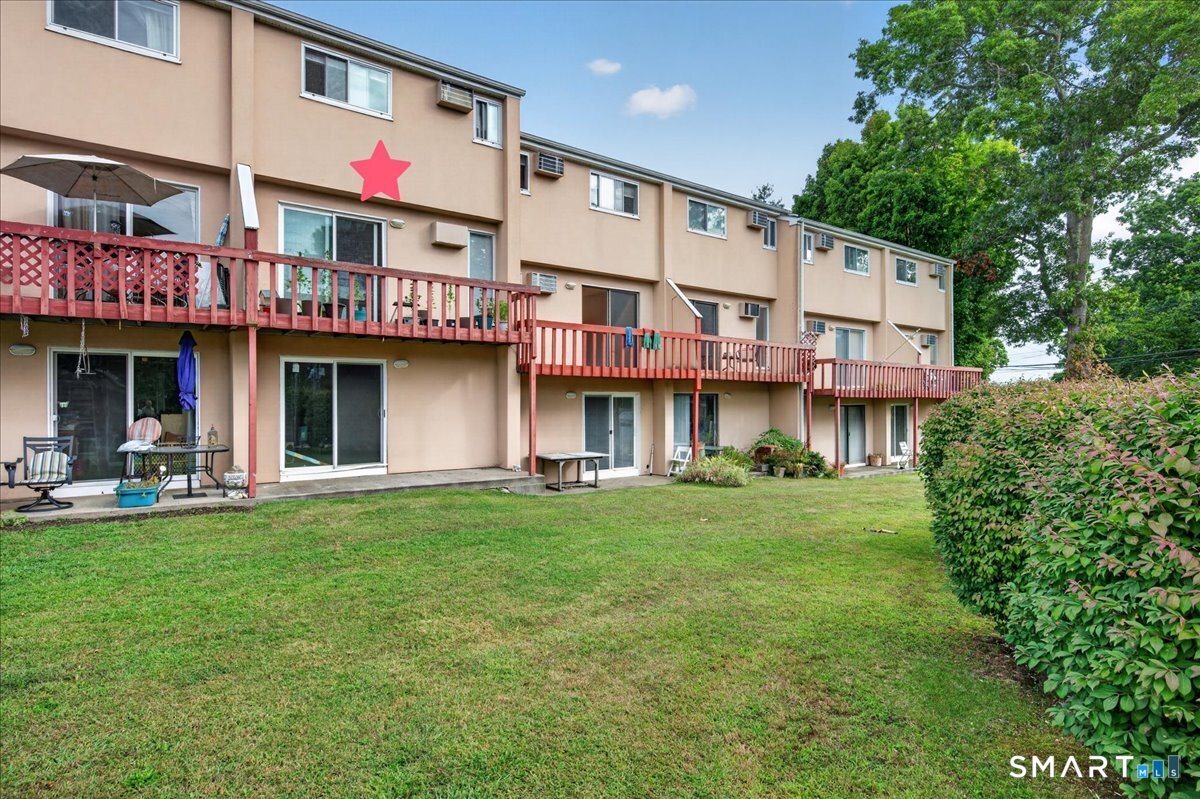 608 Shennecossett Road, Unit C101 Groton, CT 06340 - Photo 5 of 35 Gallery Image 5