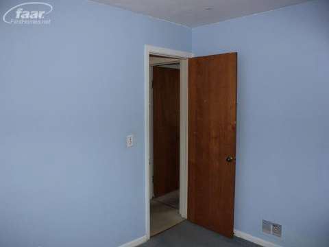 6084 Corunna Road Flint, MI 48532 - Photo 14 of 29 20352234-14.JPG