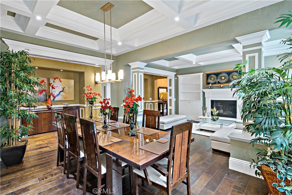 689 Crystal Mountain Circle Riverside, CA 92506 - Photo 15 of 74 Dining Room