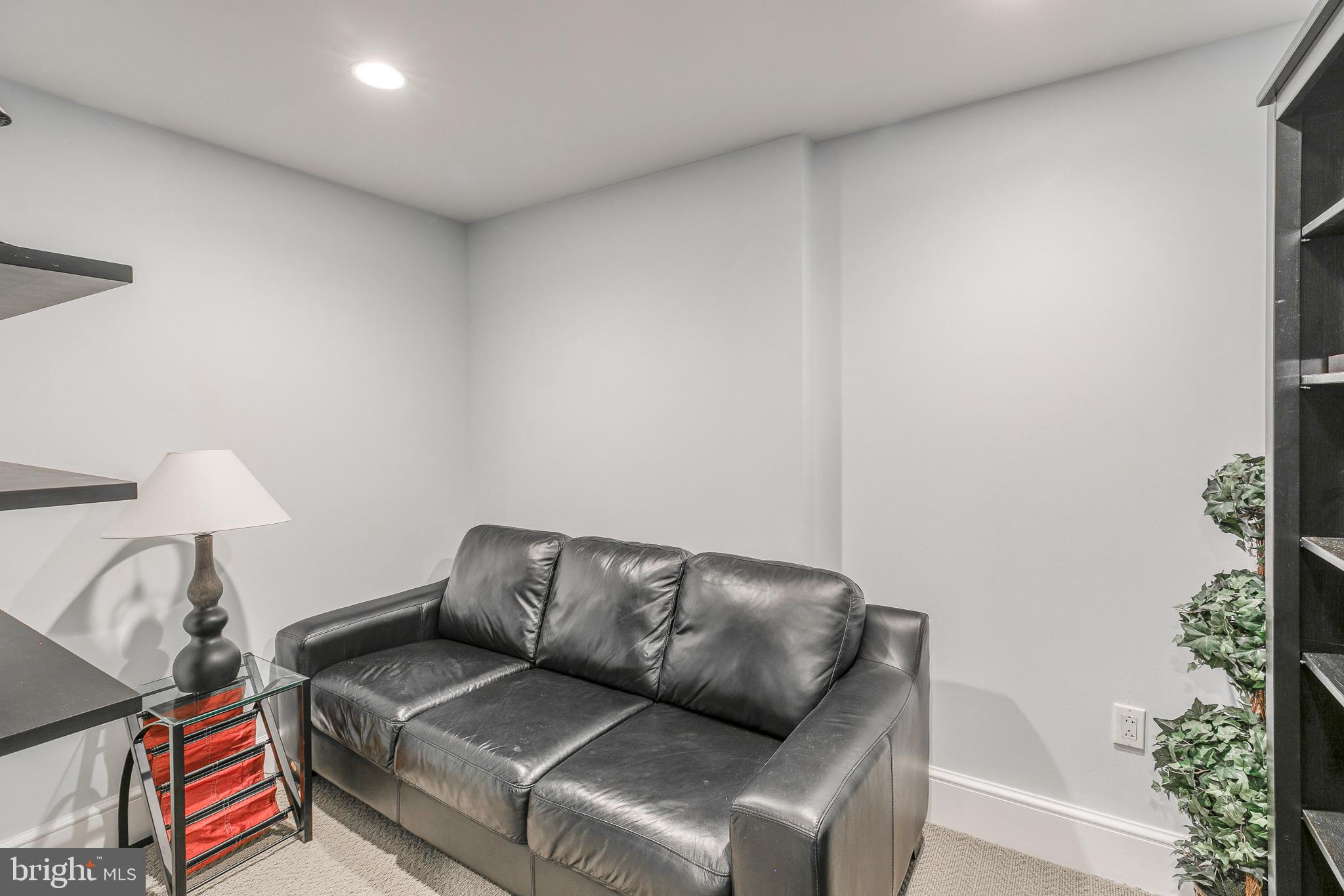 1500 Chestnut Street, Unit 20E Philadelphia, PA 19102 - Photo 4 of 4 Gallery Image 4