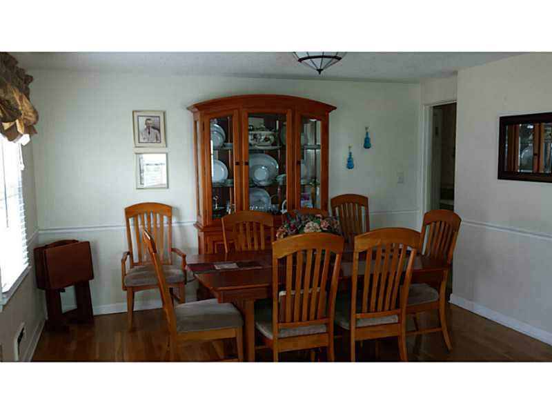 81 Rocco Avenue Pawtucket, RI 02860 - Photo 8 of 17 Dining Room.