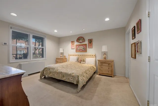 $299,000 | 1390 Broadway, Unit 116, Hewlett, NY 11557