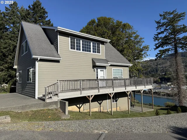 $879,000 | 322 Del Norte Lane, Brookings, OR 97415