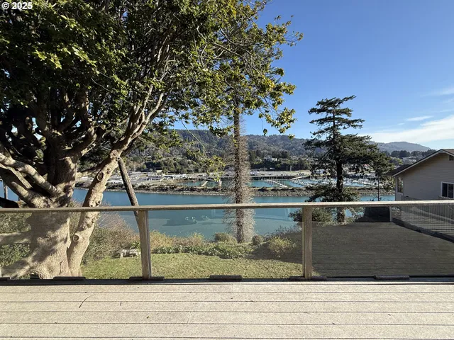 $879,000 | 322 Del Norte Lane, Brookings, OR 97415