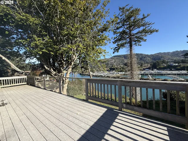 $879,000 | 322 Del Norte Lane, Brookings, OR 97415