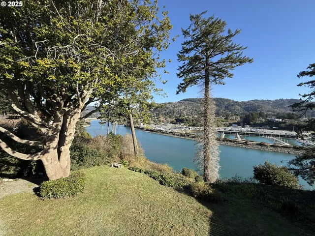 $879,000 | 322 Del Norte Lane, Brookings, OR 97415