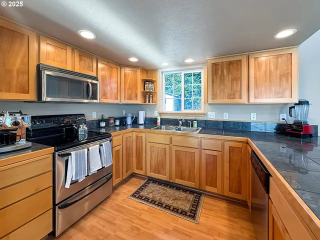 $879,000 | 322 Del Norte Lane, Brookings, OR 97415