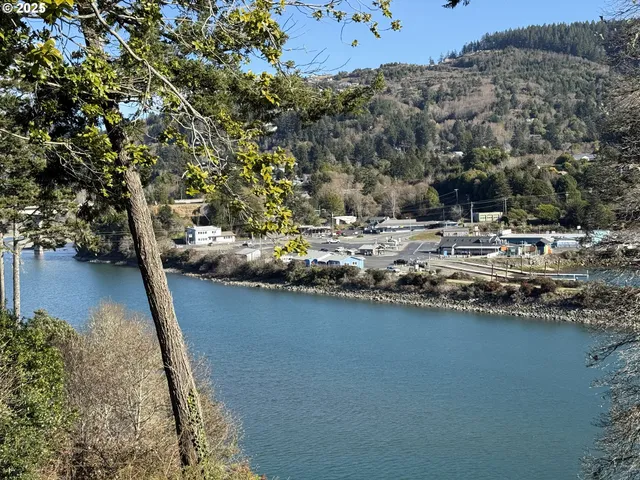 $879,000 | 322 Del Norte Lane, Brookings, OR 97415