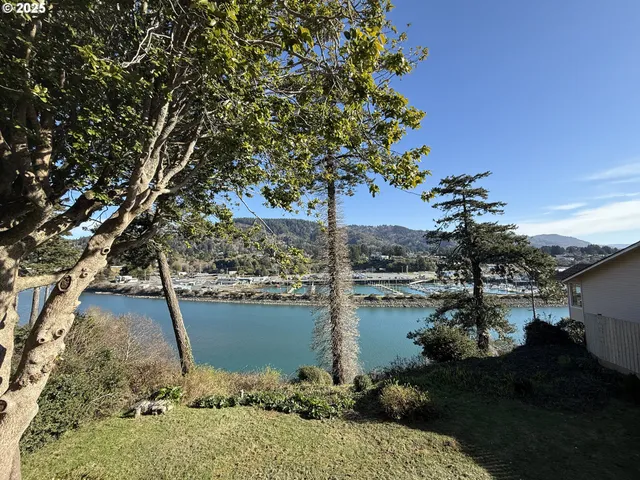 $879,000 | 322 Del Norte Lane, Brookings, OR 97415