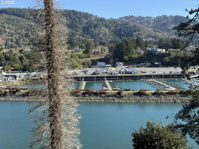 $879,000 | 322 Del Norte Lane, Brookings, OR 97415