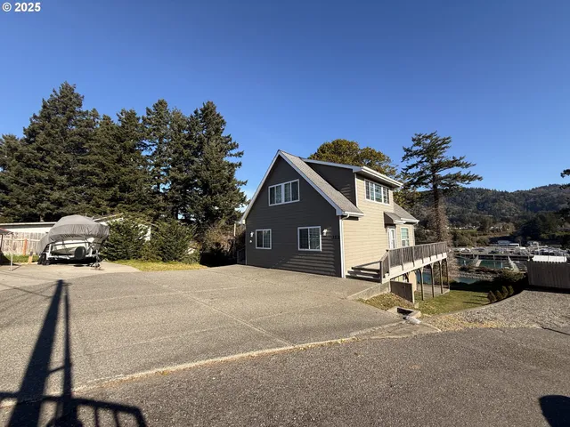 $879,000 | 322 Del Norte Lane, Brookings, OR 97415