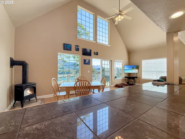 $879,000 | 322 Del Norte Lane, Brookings, OR 97415