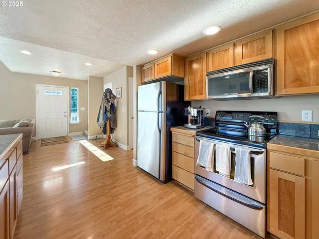 $879,000 | 322 Del Norte Lane, Brookings, OR 97415