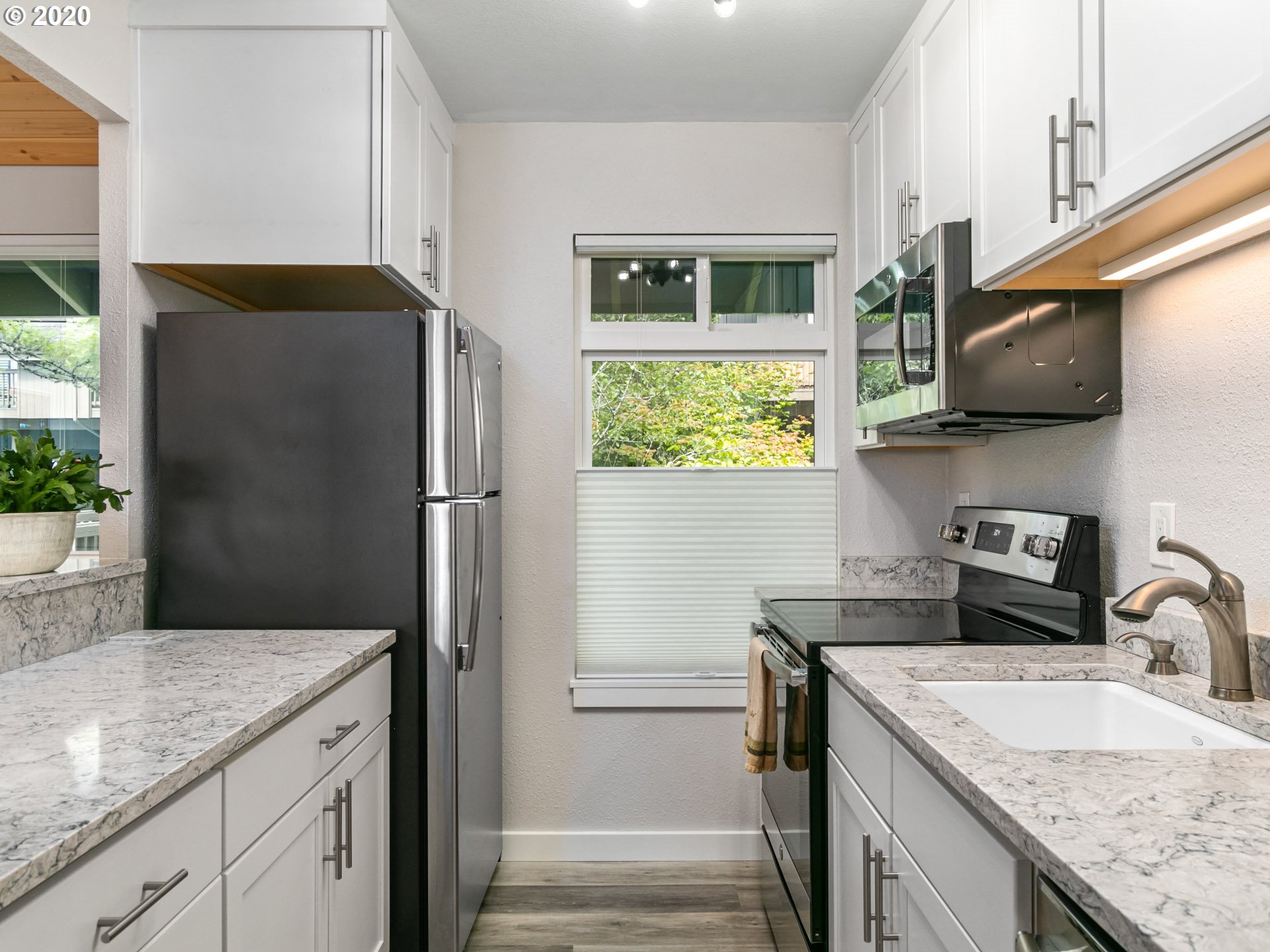 7506 Southwest Barnes Road, Unit A Portland, OR 97225 - Photo 13 of 27 Gallery Image 13
