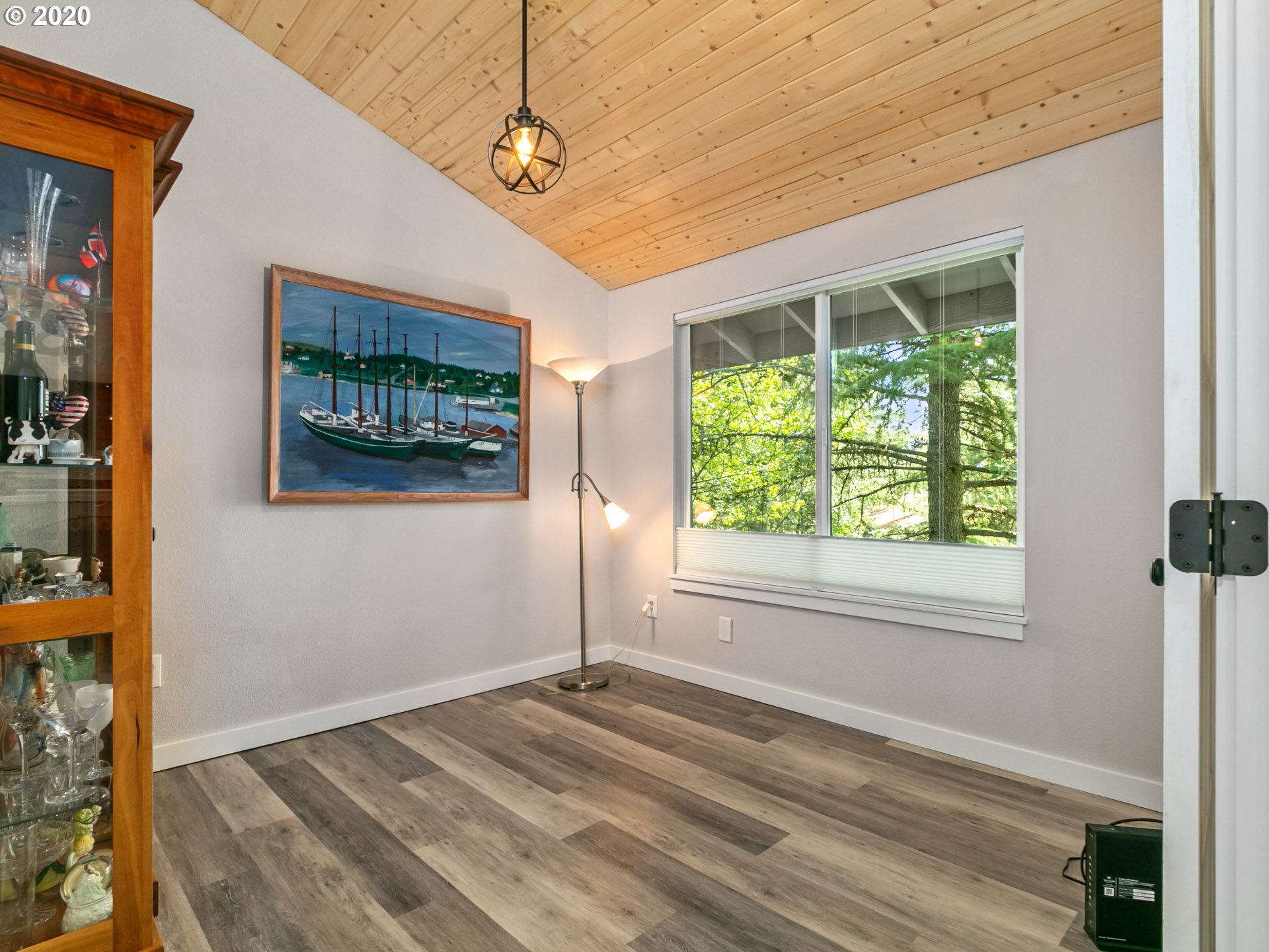 7506 Southwest Barnes Road, Unit A Portland, OR 97225 - Photo 18 of 27 Gallery Image 18