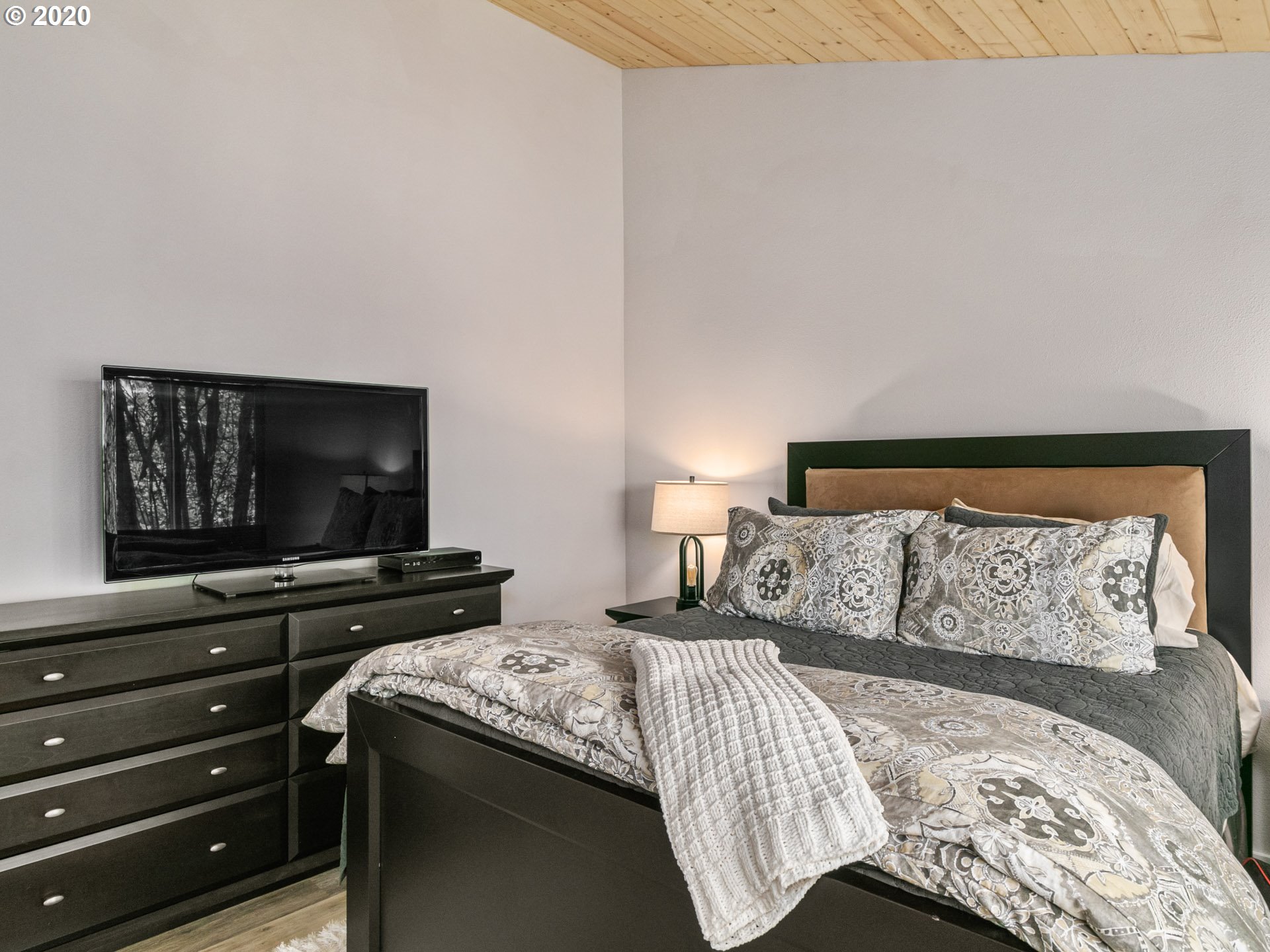 7506 Southwest Barnes Road, Unit A Portland, OR 97225 - Photo 20 of 27 Gallery Image 20