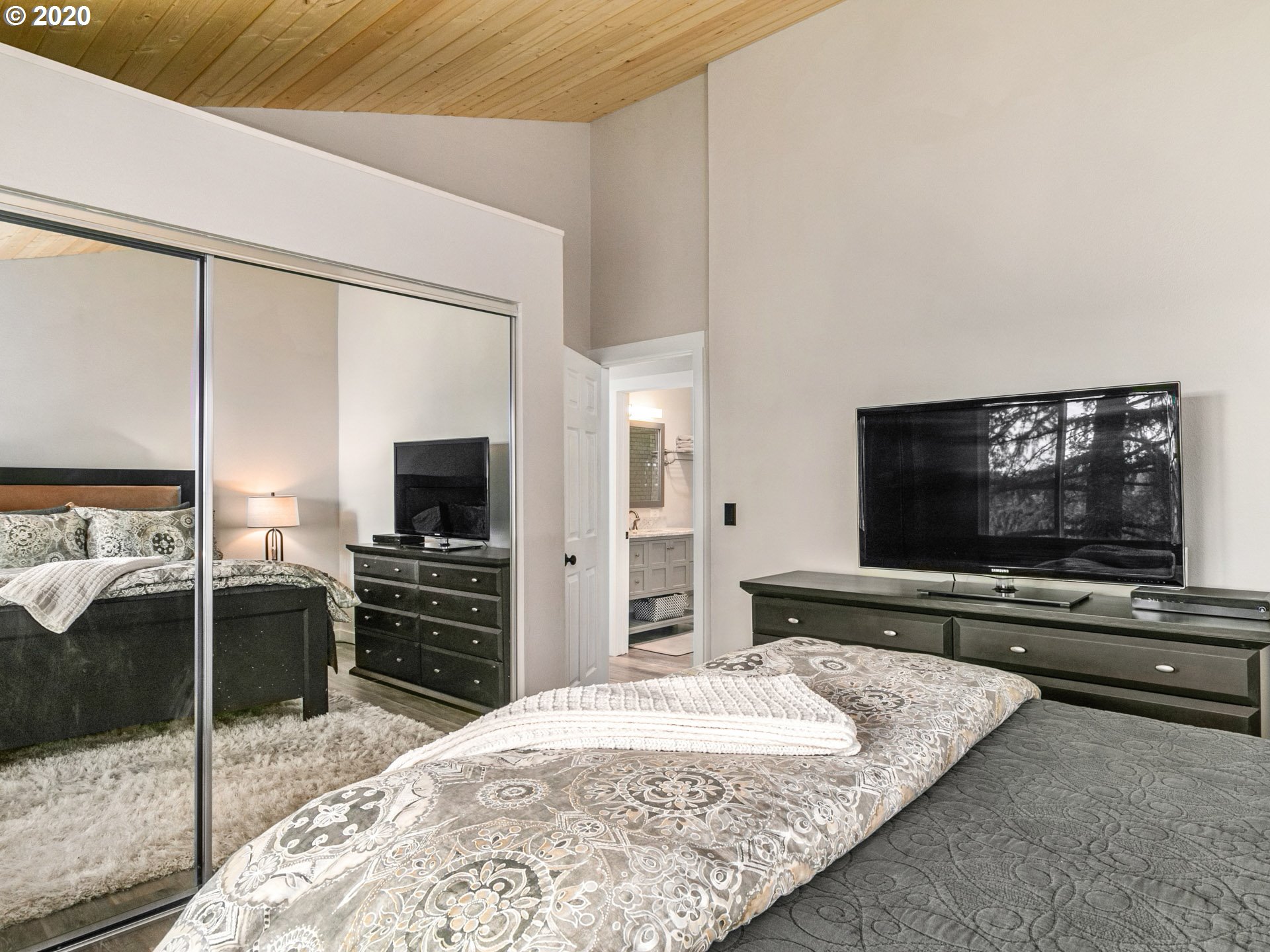 7506 Southwest Barnes Road, Unit A Portland, OR 97225 - Photo 21 of 27 Gallery Image 21