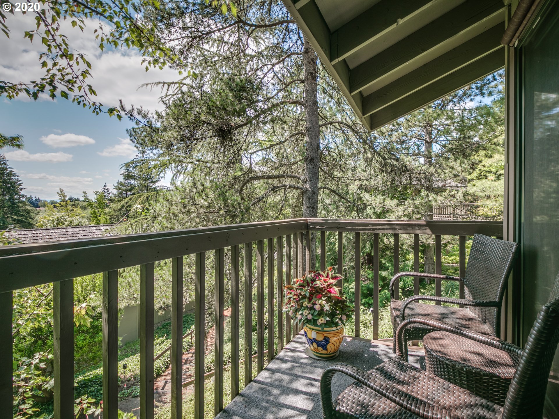 7506 Southwest Barnes Road, Unit A Portland, OR 97225 - Photo 22 of 27 Gallery Image 22