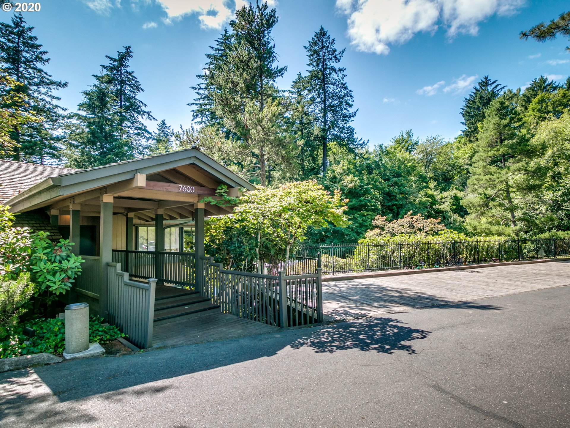 7506 Southwest Barnes Road, Unit A Portland, OR 97225 - Photo 25 of 27 Gallery Image 25
