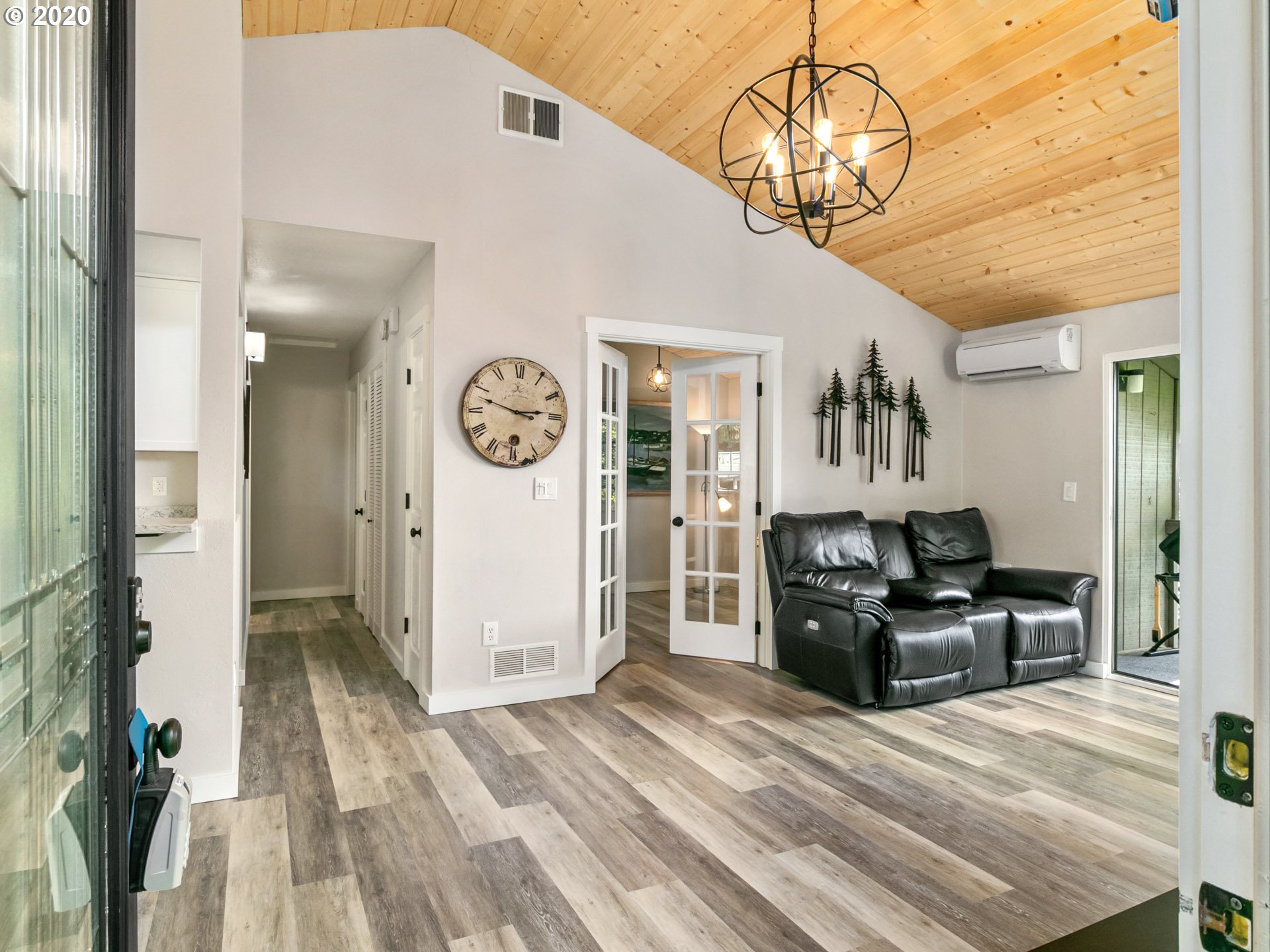 7506 Southwest Barnes Road, Unit A Portland, OR 97225 - Photo 3 of 27 Gallery Image 3