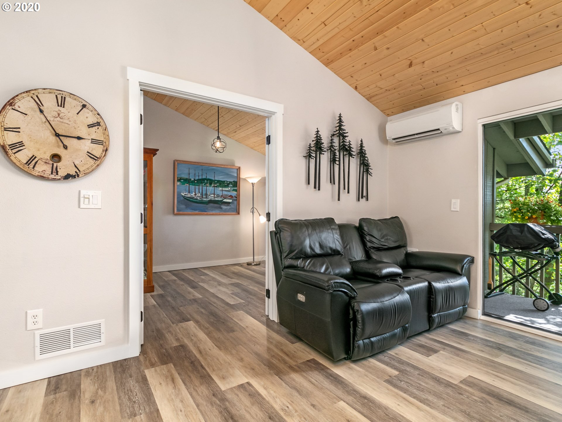 7506 Southwest Barnes Road, Unit A Portland, OR 97225 - Photo 4 of 27 Gallery Image 4