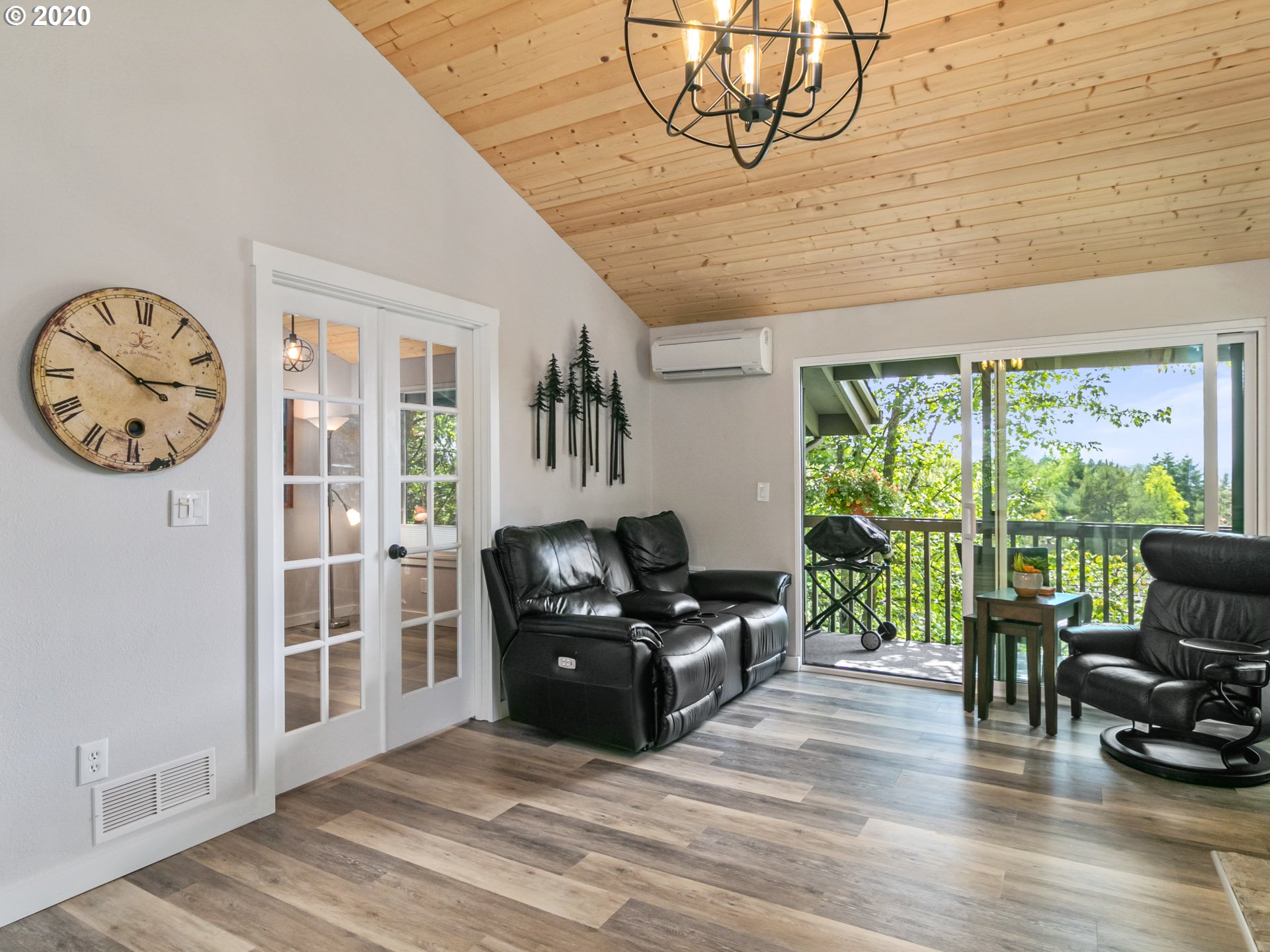 7506 Southwest Barnes Road, Unit A Portland, OR 97225 - Photo 5 of 27 Gallery Image 5