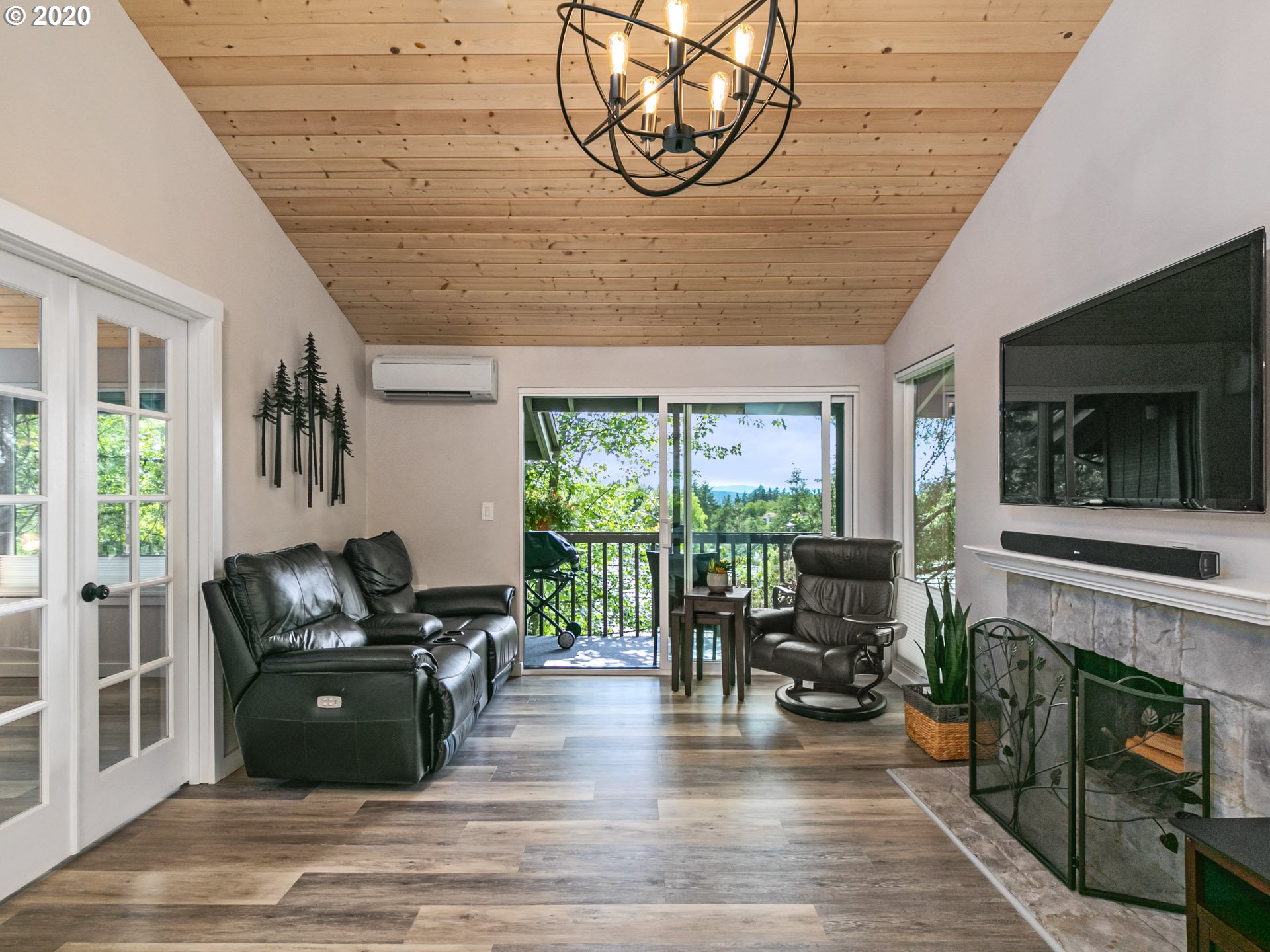 7506 Southwest Barnes Road, Unit A Portland, OR 97225 - Photo 6 of 27 Gallery Image 6