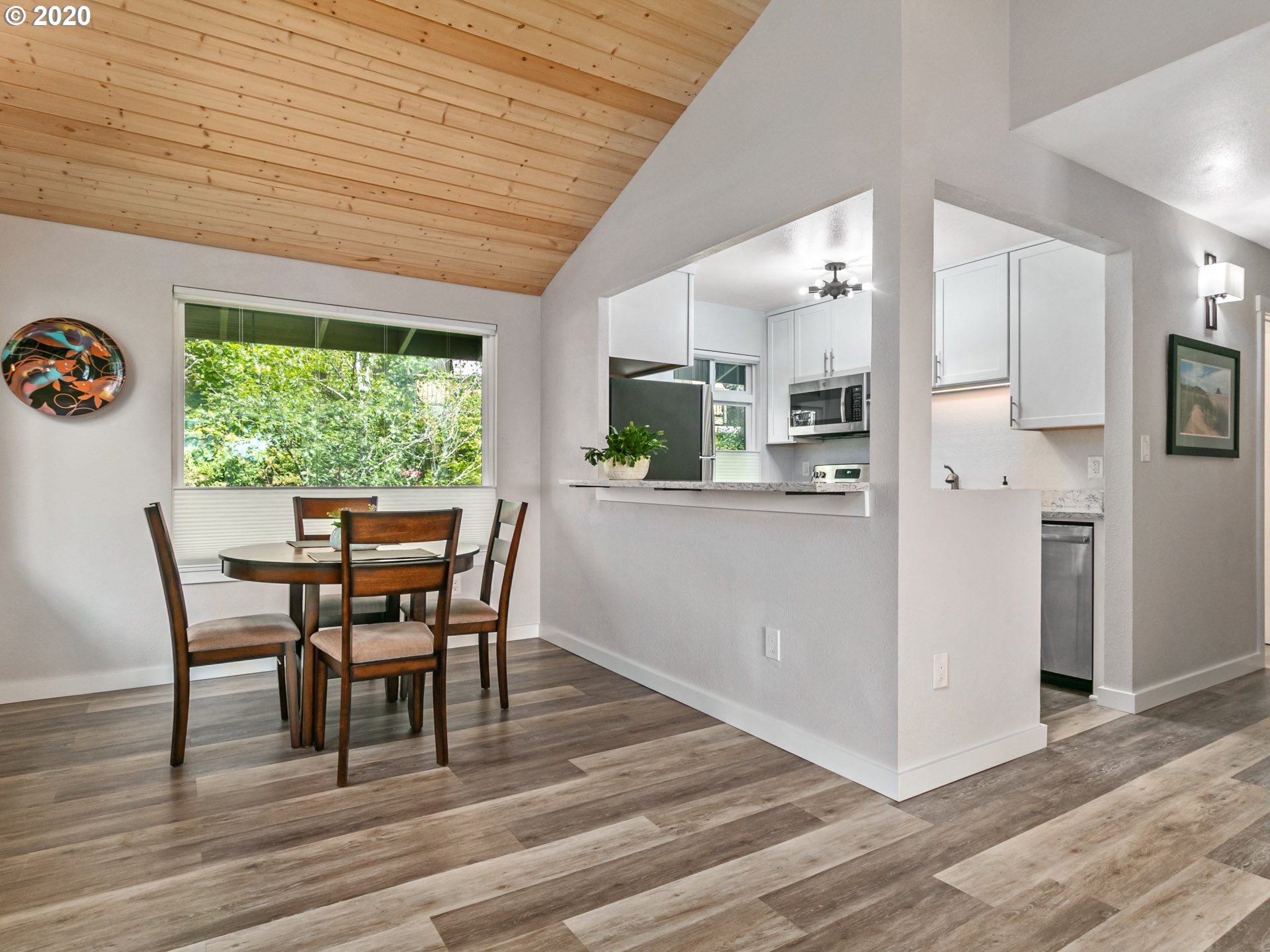 7506 Southwest Barnes Road, Unit A Portland, OR 97225 - Photo 10 of 27 Gallery Image 10