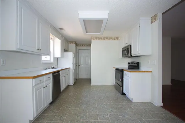 $1,900 | 2804 James Henry Drive, Dacula, GA 30019